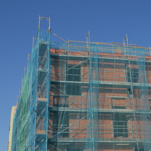 Backscratcher net on hire from Allied Perimeter Netting on building